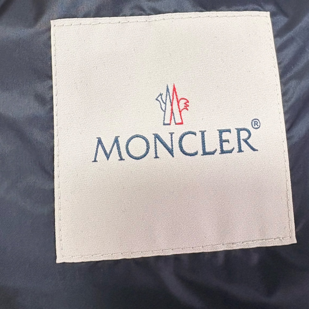 Moncler Navy Longue Saison Puffer Vest For Women — NWOT - Size 4 - Picture 5 of 8